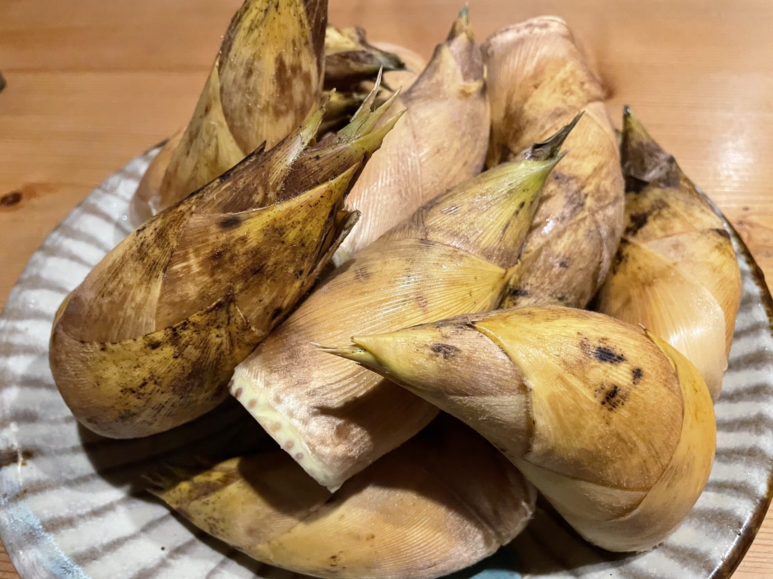 こんにちは☺️  今日は　新　タケノコ　刺身　焼き　天麩羅　煮付け、、、